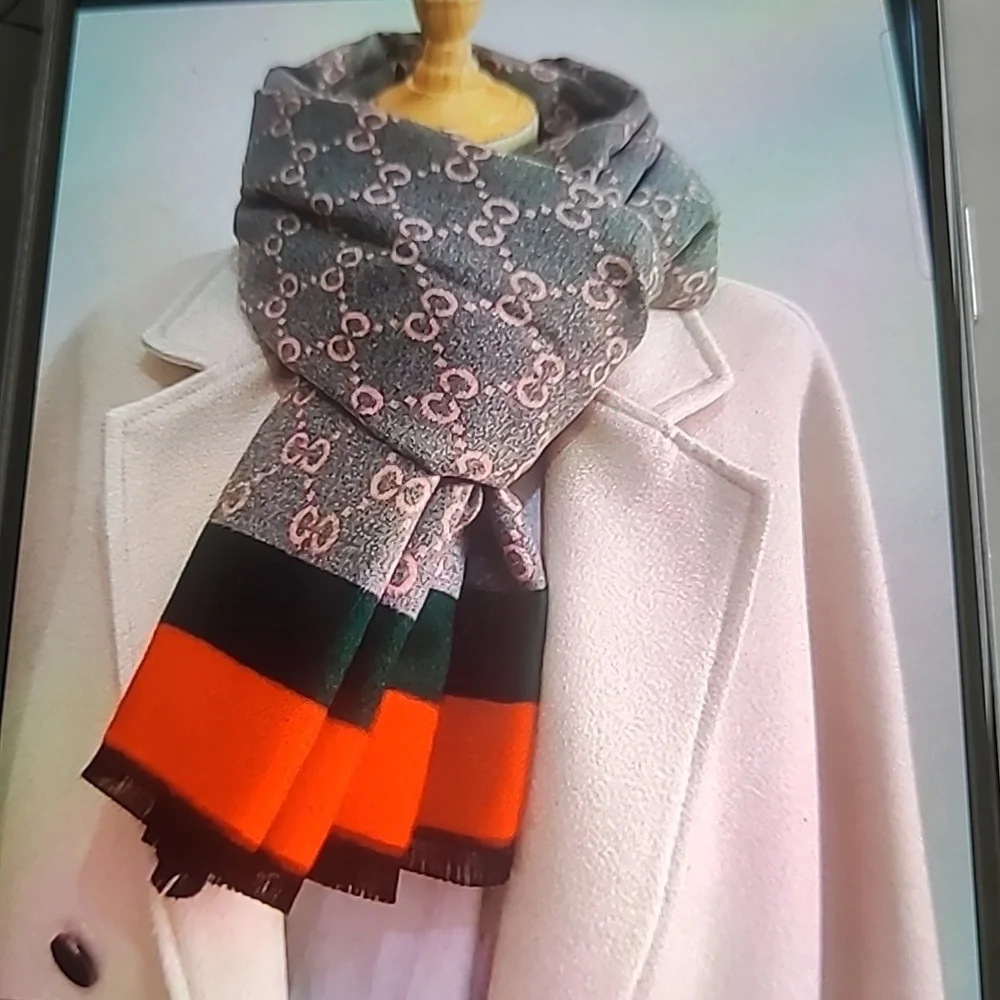 SCARF - Picture 4 of 6